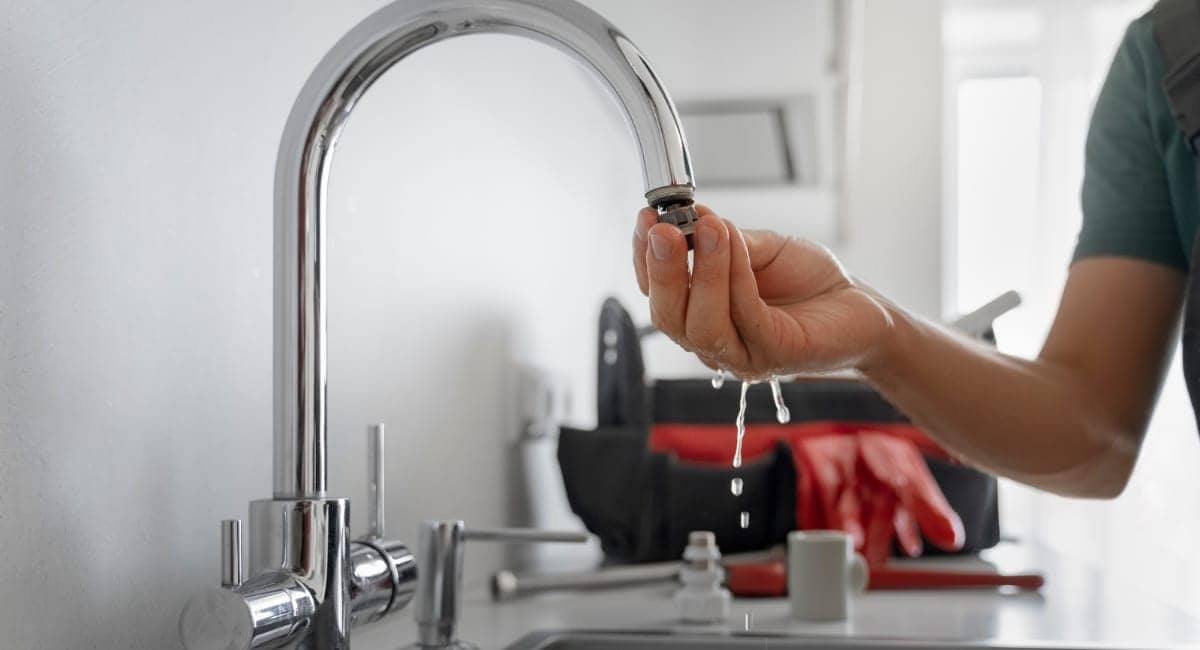 How to Fix A Kitchen Faucet From Leaking