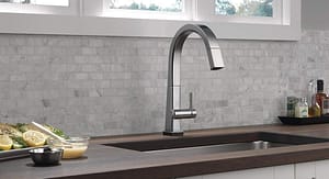 Delta Pivotal Kitchen Faucet Review