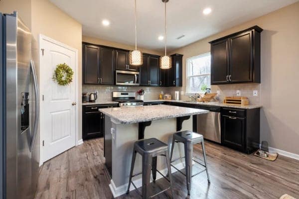 Pros and Cons of Different Kitchen Plumbing Layouts