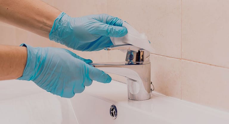 How to remove limescale from My faucets