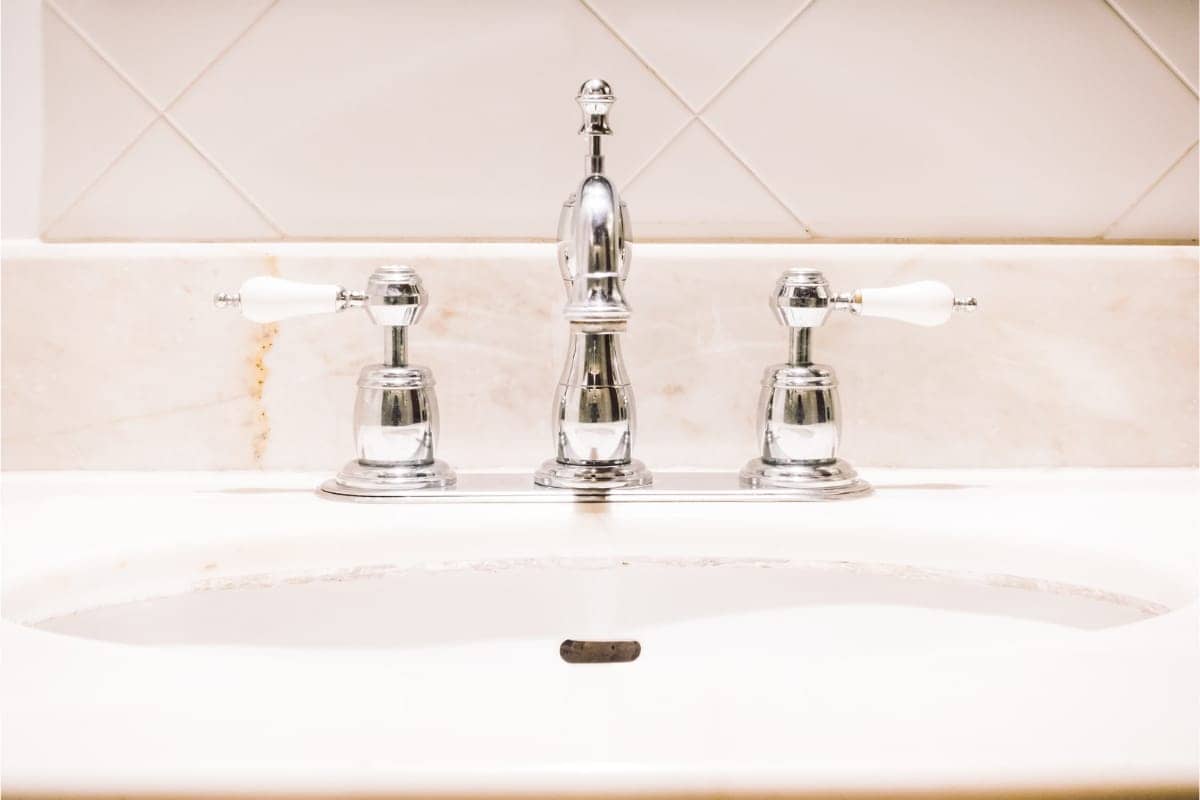 How to Fix a Leaky DoubleHandle Faucet? Read 6 Steps KFR