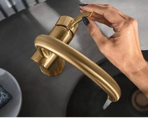 How to Tighten Moen Bathroom Faucet Handle